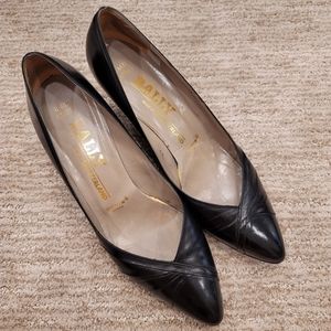 Bally Closed Pointed Shoes
